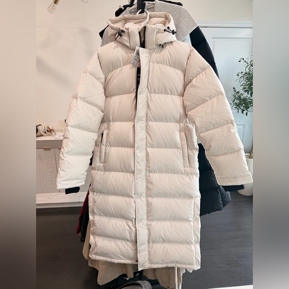 Aritzia Jackets & Blazers - Aritzia Super Puff™ Long - cliMATTE™ Size S NWT